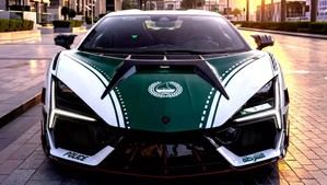 Dubái no patrulla, exhibe: el Lamborghini Revuelto by Mansory se une a la policía más espectacular del mundo