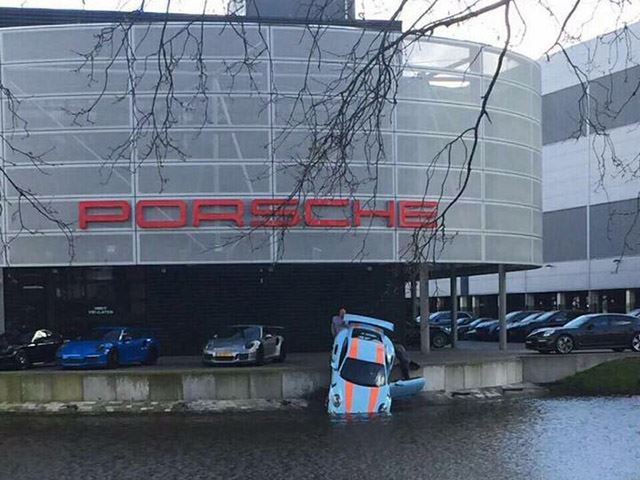 Un Porsche 911 GT3 RS 'refrigerado por agua'