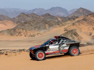 Tosha Schareina y Mattias Ekstrom ganan el prólogo del Rally Dakar 2024