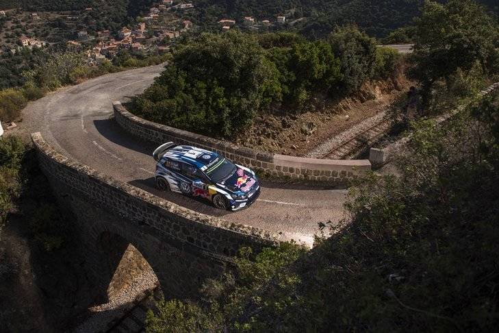 Ogier gana de principio a fin