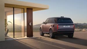 El Range Rover más potente y tecnológico ya es eléctrico: 550 CV, 600 km y 163.250 euros