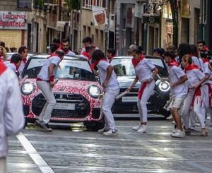 MINI Lurauto organiza el peculiar encierro San FerMINI