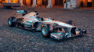 El Mercedes F1 2013 de Lewis Hamilton se vende por 18,8 millones de dólares.