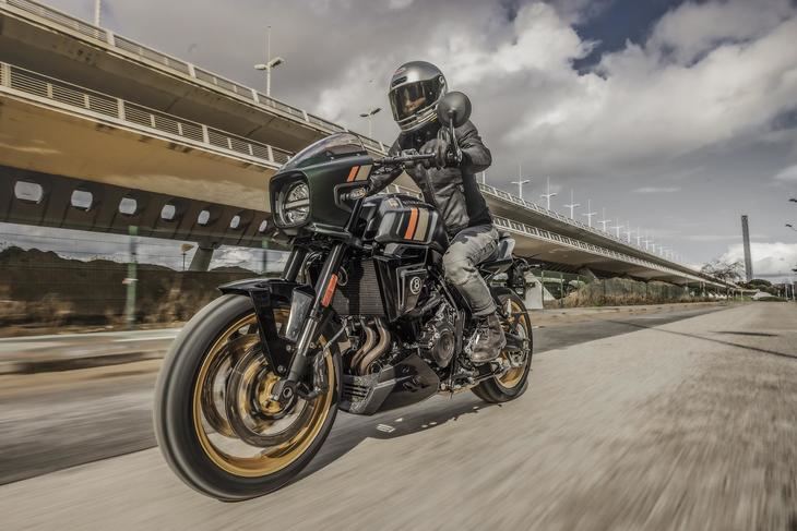 Nueva Suzuki GSX-8TT: La nueva Sport Naked que fusiona diseño clásico y tecnología avanzada