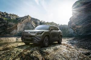 Suzuki lanza el e VITARA, su primer modelo eléctrico global inspirado en el concept car «eVX»