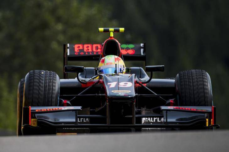 Roberto Merhi puntúa en las dos carreras