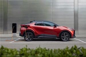 El nuevo Toyota C-HR Plug-in Hybrid 2025 presenta nuevos acabados y equipamientos más atractivos