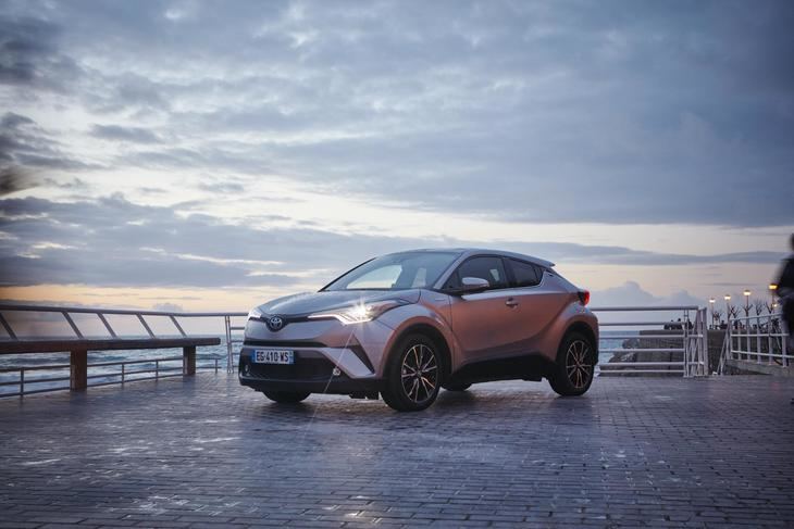 El Toyota C-HR Electric Hybrid desde 295 €/mes con Easy Renting de Toyota España