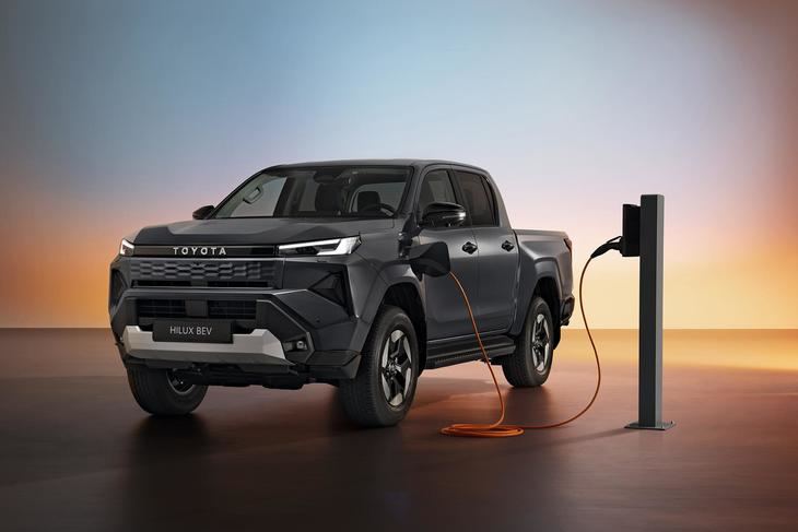 Toyota presenta la novena generación de Hilux con innovaciones eléctricas y de hidrógeno