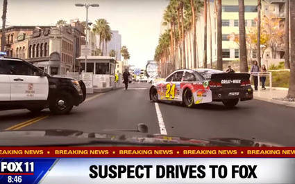 Jeff Gordon con su bólido Nascar por la ciudad