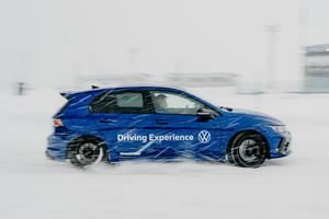 Volkswagen Driving Experience 2026 en Andorra: Curso de Conducción en Nieve y Hielo