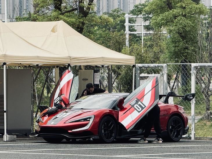 YANGWANG U9 Track Edition: El vehículo eléctrico más rápido del mundo con 472.41 km/h