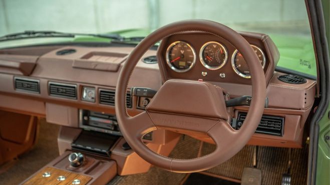 Interior Range Rover Inverted EV