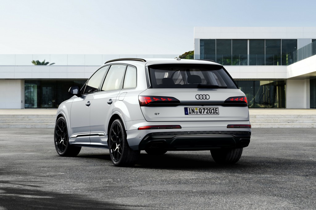 audi-q7-q8-TFSIe-quattro-2024-motorpoint