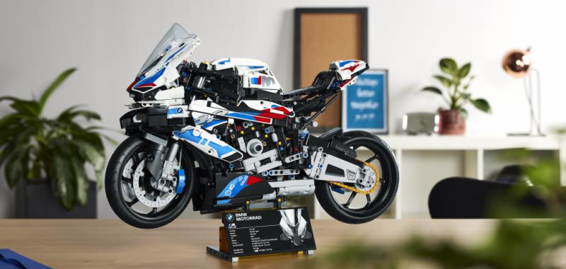 LEGO Technic BMW M 1000 RR