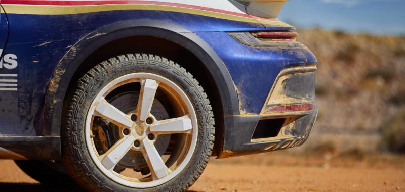 Porsche 911 Dakar detalle 1