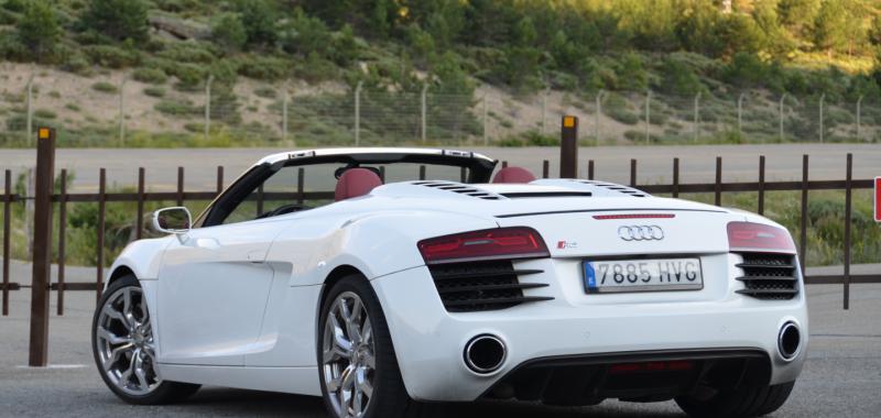 Audi_R8_Spyder_2014_Motorpoint