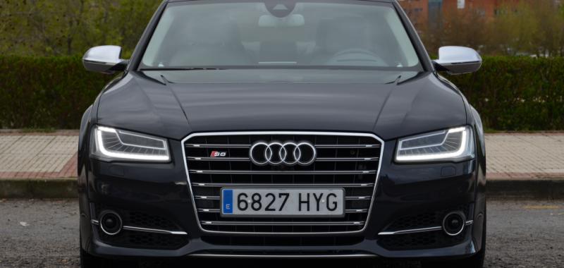 Audi S8 