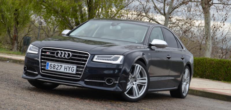 Audi S8 