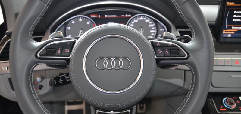 Audi S8 interior