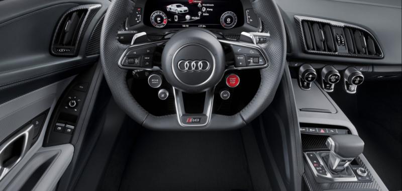 Audi R8 V10 Plus interior