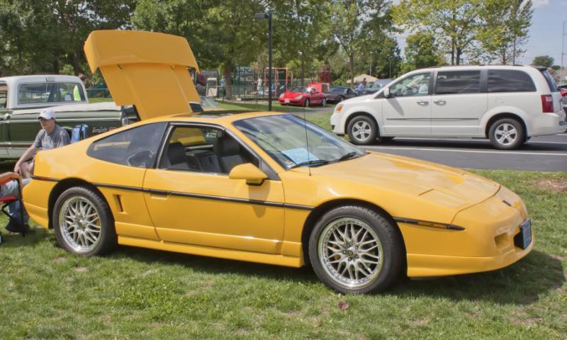 PONTIAC FIERO